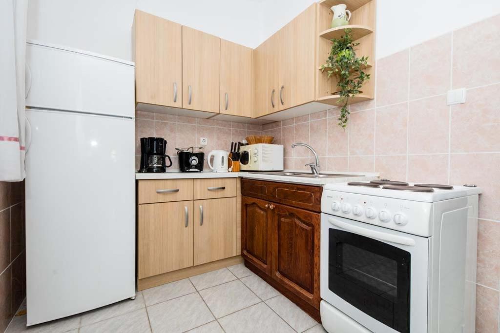 Apartmani Luka Банёл Экстерьер фото