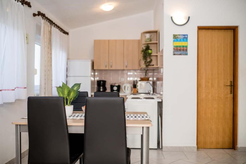 Apartmani Luka Банёл Экстерьер фото